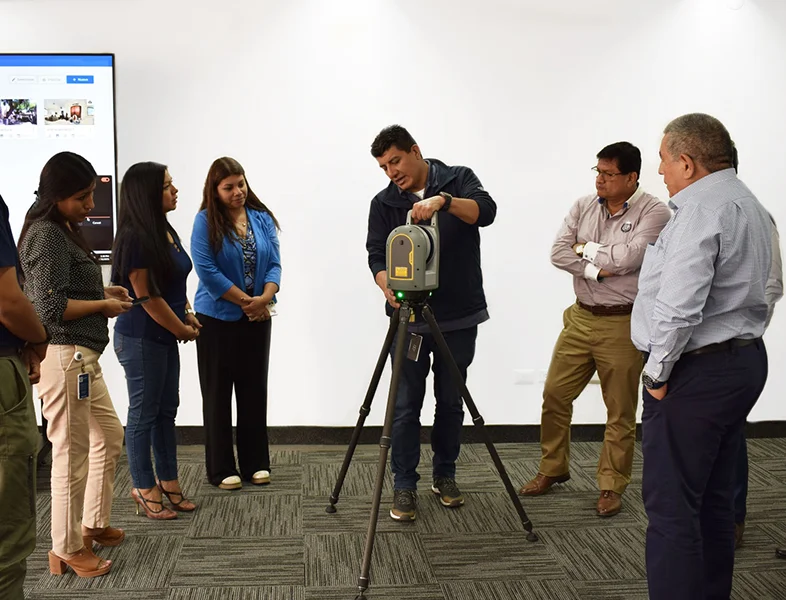 Capacitaciones en topografía, GNSS y tecnología geoespacial